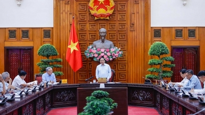 នាយករដ្ឋមន្ត្រី Pham Minh Chinh ធ្វើជាអធិបតីកិច្ចប្រជុំគណៈកម្មាធិការអចិន្ត្រៃយ៍នៃអនុគណៈកម្មាធិការសេដ្ឋកិច្ចសង្គមនៃមហាសន្និបាតបក្សលើកទី១៤។