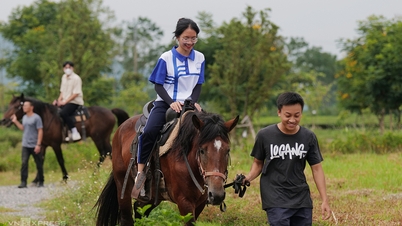 Cưỡi ngựa, bắn cung, thi chạy trong ngày khai giảng