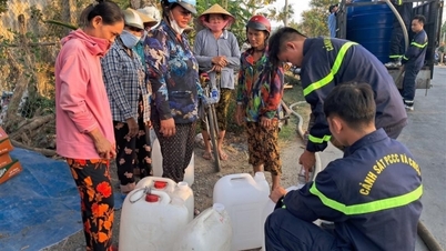ប្រជាពលរដ្ឋនៅតំបន់រងគ្រោះគ្រោះរាំងស្ងួតនៃខេត្តភាគខាងលិចចំនួន ៤ ទទួលបានទឹកសាប
