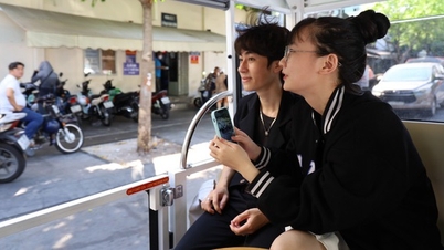 Xe điện du lịch trung tâm TP.HCM dần hút khách, giới trẻ hào hứng trải nghiệm