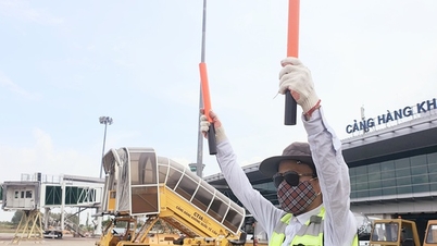 Prime Minister requests to remove obstacles and soon upgrade Can Tho airport