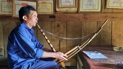សំឡេងទន់ភ្លន់នៃខ្លុយម៉ុង