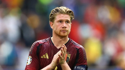 De Bruyne ខឹងសម្បារក្នុងសន្និសីទកាសែតដោយហៅអ្នកយកព័ត៌មានថា "ល្ងង់"