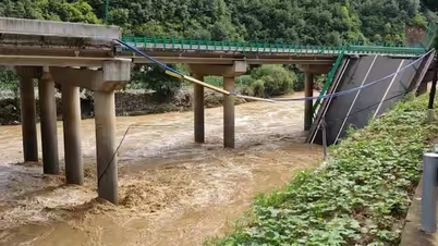 Mưa lũ gây sập cầu cao tốc ở Trung Quốc, hàng chục người thiệt mạng