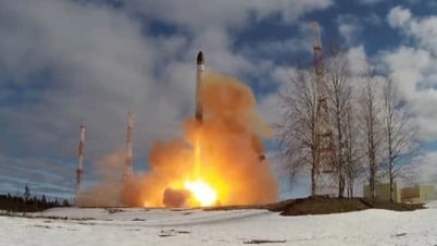 Ukraine cáo buộc Nga lần đầu tấn công bằng tên lửa đạn đạo liên lục địa