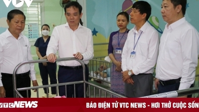 Deputy Prime Minister Tran Luu Quang visits and presents gifts to children in Ho Chi Minh City