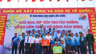 Gần 200 tay chèo tranh tài đua thuyền trên sông Cu Đê