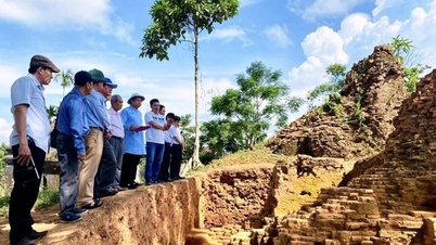 ការ​រក​ឃើញ​មិន​នឹក​ស្មាន​ដល់​នៅ​ក្រោម​ប៉ម​ចាម​អាយុ​១០០០​ឆ្នាំ