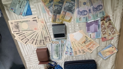 Nữ tiếp viên tàu SE4 trả lại hơn 60 triệu đồng khách để quên