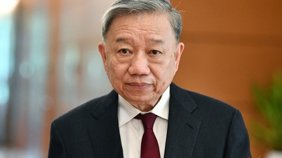 The National Assembly carries out the process of electing General To Lam as President.