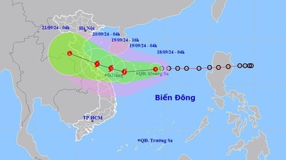 기도: 열대 저기압이 4호 폭풍, 레벨 10 돌풍으로 강화되어 Quang Binh 방향으로 향하고 있습니다.