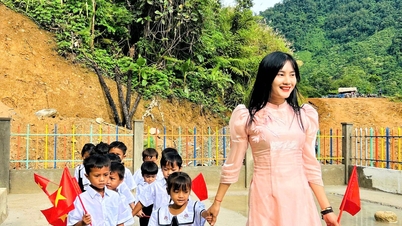 Những hình ảnh xúc động về ngày khai giảng năm học mới ở vùng cao Quảng Nam
