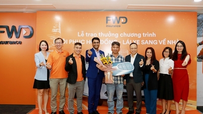 Một khách hàng của FWD trúng xe Mercedes sau khi khôi phục hợp đồng bảo hiểm