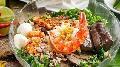 រឿង ហុង ផាត់ ហាងគុយទាវ ណាំវ៉ាង ជិតកន្លះសតវត្ស ដែលជ្រើសរើសដោយ Michelin