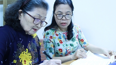 Lớp học tiếng Anh của những học viên U80