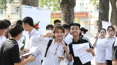 ដូចដែលបានរំពឹងទុក មុខវិជ្ជាភាសាបរទេសមិនបានបង្កការលំបាកដល់បេក្ខជនឡើយ។