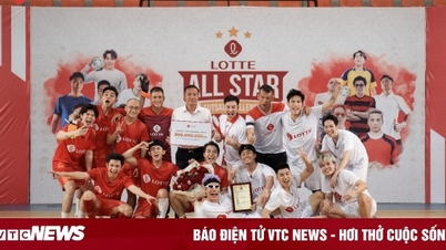 LOTTE Group ត្រូវបានទទួលស្គាល់ដោយ VFF ចំពោះការរួមចំណែកជាវិជ្ជមានរបស់ខ្លួនចំពោះកីឡាបាល់ទាត់វៀតណាម។