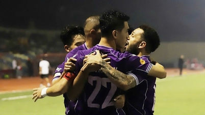 Tien Linh កំពុង​មាន​ទម្រង់​លេង​យ៉ាង​ល្អ ប៉ុន្តែ​តើ​គេ​អាច​ប្រជែង​យក​តំណែង​អ្នក​ស៊ុត​បញ្ចូល​ទី​បាន​ច្រើន​ជាង​គេ​នៅ V-League ទេ?