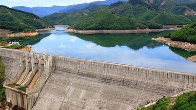 Hydroelectric power plant has been operating for decades, but people still have not received compensation.
