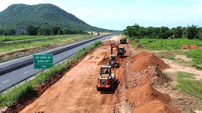 Complete 50km of additional frontage roads on 3 expressways in 2025