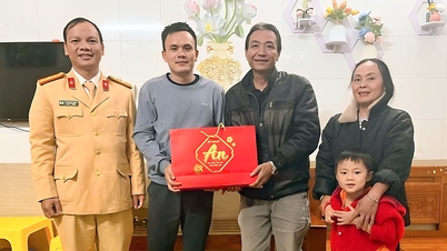 រឿង​បុរស​ដែល​ទាញ​ក្មេង​ចេញពី​កន្លែង​ងងឹតមុខ​ឡាន​