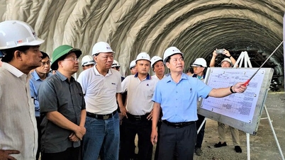 Overcoming landslides and difficulties to ensure the progress of the expressway through Phu Yen