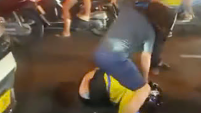 Investigation into the case of a couple brutally assaulting a motorbike taxi driver in Ho Chi Minh City