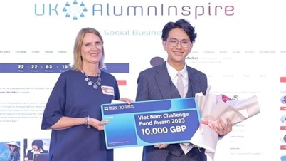 Training UK alumni to become senior leaders