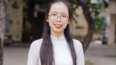 Nữ thủ khoa toàn quốc kỳ thi tốt nghiệp THPT 2024: 'Em đã... bất động vài giây'