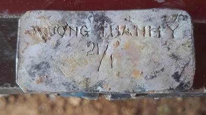 អដ្ឋិធាតុរបស់ទុក្ករបុគ្គលជាមួយសារីរិកធាតុដែលឆ្លាក់ឈ្មោះ Truong Thanh Y