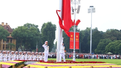 Thiêng liêng lễ thượng cờ tại Quảng trường Ba Đình ngày Quốc khánh
