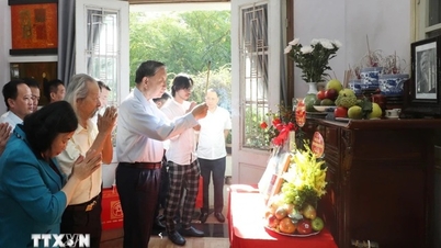 Tổng Bí thư tri ân cố nhạc sỹ Văn Cao, cố họa sỹ Bùi Trang Chước