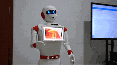 Robot biết múa hát, dạy tiếng Anh của giảng viên trường quân đội