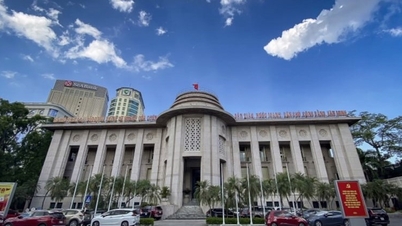 Some banks' profits improve, State Bank injects money to pay banks