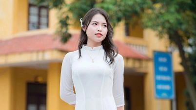The female student was working as a factory worker when she heard the news that she was the national valedictorian of block C.