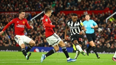 រូបភាពនៃការប្រកួត Newcastle បានឈ្នះដ៏ធំ MU មិនយូរប៉ុន្មានបានក្លាយជាអតីតម្ចាស់ជើងឯក English League Cup