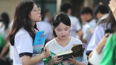 Đề tham khảo tốt nghiệp THPT 2025 khiến nhiều người "choáng"