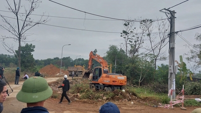 Mise en œuvre forcée de la voie de circulation de l'intersection de Truc Dong à l'avenue Thang Long