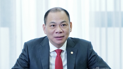 លោក Pham Nhat Vuong បានបរិច្ចាគក្រុមហ៊ុនថ្មមួយ ដែលមានតម្លៃ 6,500 ពាន់លានដុង ដល់ក្រុមហ៊ុន VinFast ។