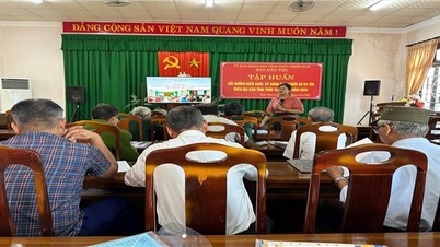 Thua Thien Hue organizes knowledge training for prestigious people