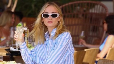Striped pants, vest, 'bad girl style'... hot dressing styles in August