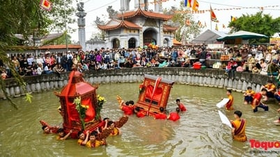 Về "quê lúa" xem kiệu bay qua sông, quay tròn dưới giếng