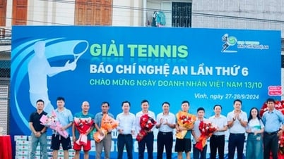 Giải Tennis báo chí Nghệ An hướng về Ngày Doanh nhân Việt Nam (13/10) thu hút 300 VĐV