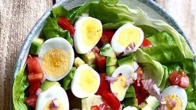 Choose this type of chicken egg and follow the steps below to get many delicious and eye-catching dishes.