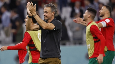 Coach Luis Enrique leads PSG