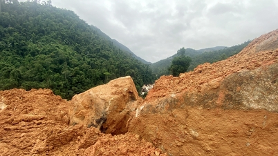 ថ្ម​យក្ស​បួន​ដុំ​ទៀត​មាន​ទម្ងន់​រាប់​រយ​តោន​បិទ Khanh Le Pass