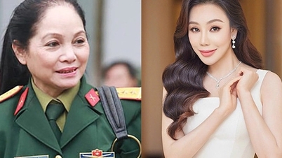 សិល្បករ​ប្រជាជន​ស្រី​នៃ​ប្រភេទ​តន្ត្រី​ក្រហម​រៀបចំ​កម្មវិធី​ផ្ទាល់​ជា​លើក​ដំបូង​ដោយ​មាន​ការ​គាំទ្រ​ពី Ho Quynh Huong។