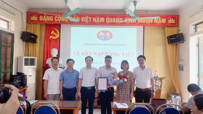 សមាជិកបក្សគឺជាសិស្សវិទ្យាល័យ៖ លក្ខណៈពិសេសថ្មីក្នុងការងារអភិវឌ្ឍន៍បក្សនៅគណៈកម្មាធិការបក្សស្រុក Hung Ha