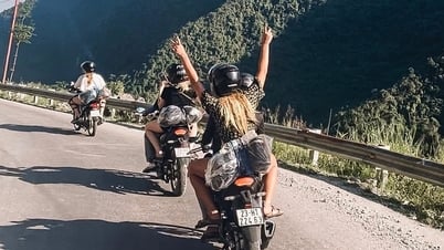 Khách Tây đòi lại tiền vì hướng dẫn tour Hà Giang không biết tiếng Anh