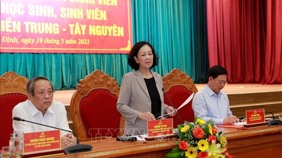 Công tác phát triển đảng viên trong học sinh, sinh viên là nhiệm vụ đặ